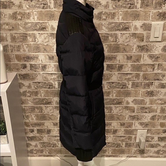 Orobo’s Long Women's Black Puffer Coat with Belted Waist. Size M. Navy/Black. - Picture 7 of 16